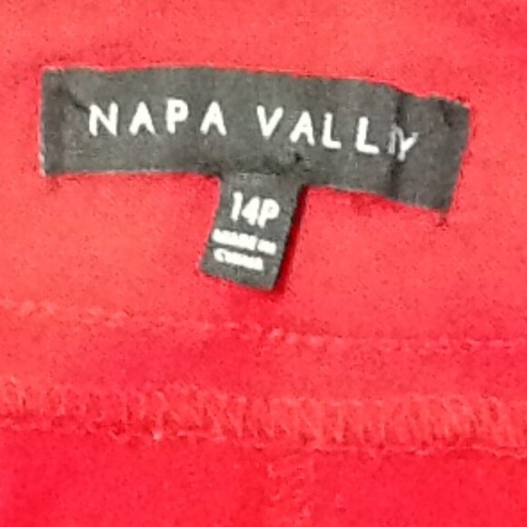 Nappa Valley Red shorts - Picture 4 of 10